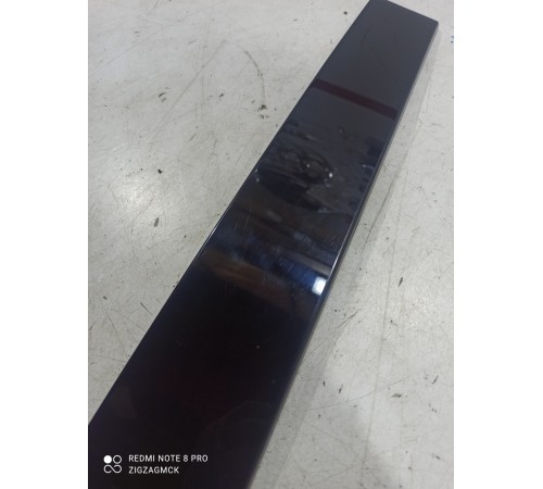 Накладка двери (передняя правая)