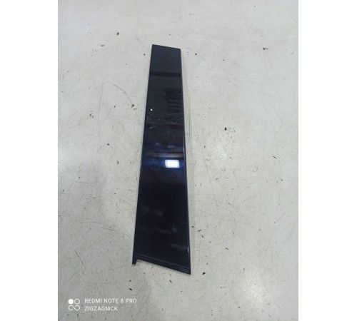 Накладка двери (передняя правая)