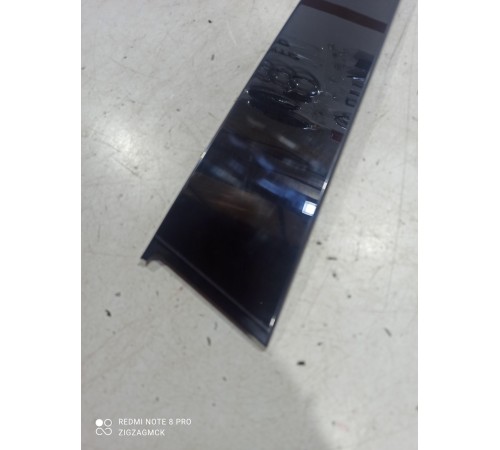 Накладка двери (передняя правая)