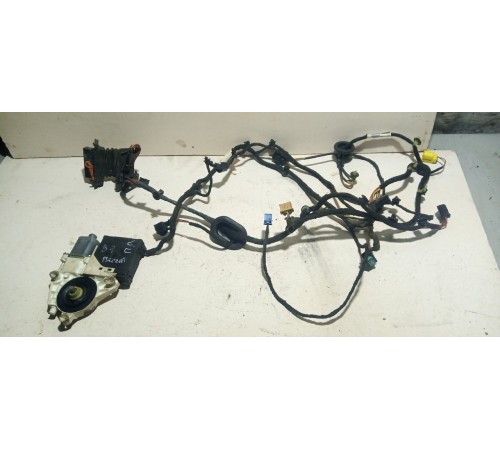 Моторчик стеклоподъемника Передний Левый