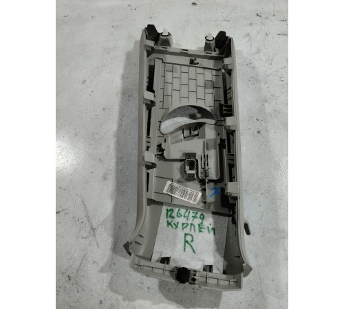 Обшивка центральной стойки правая верхняя