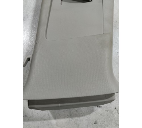 Обшивка центральной стойки правая верхняя