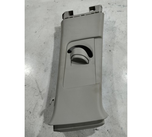 Обшивка центральной стойки правая верхняя