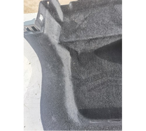 Обшивка багажника правая