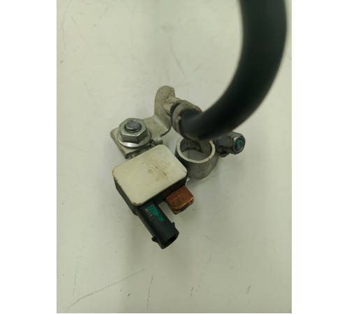 Клемма аккумулятора минусовая