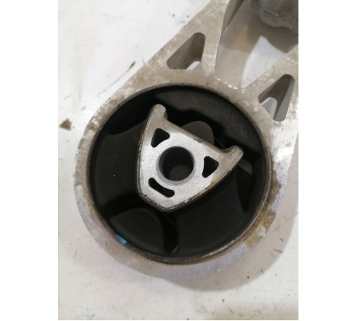 Подушка двигателя задняя