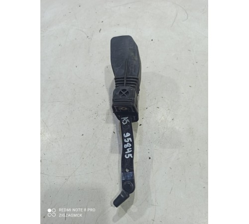 Ограничитель двери(передний правый)