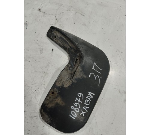 Брызговик (задний правый)