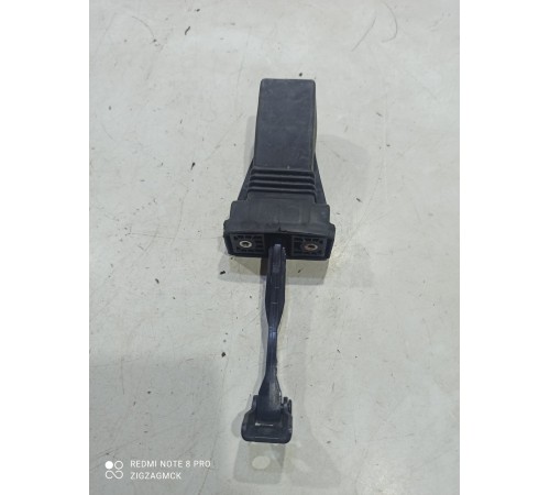 Ограничитель двери(передний правый)