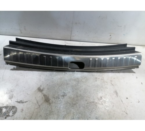 Накладка замка багажника