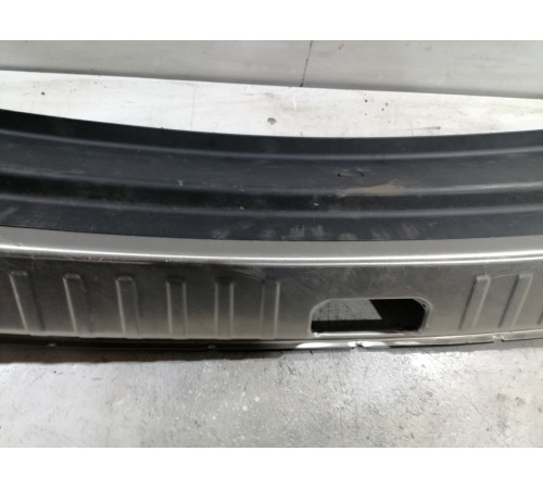 Накладка замка багажника