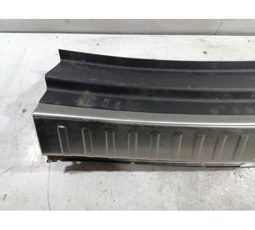 Накладка замка багажника