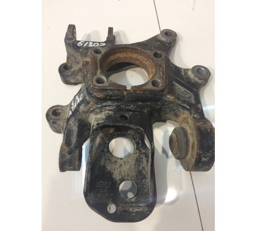 Кулак поворотный задний левый