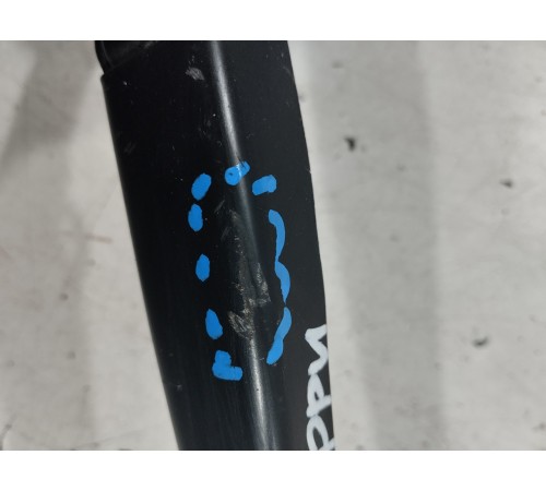 Поводок стеклоочистителя левый