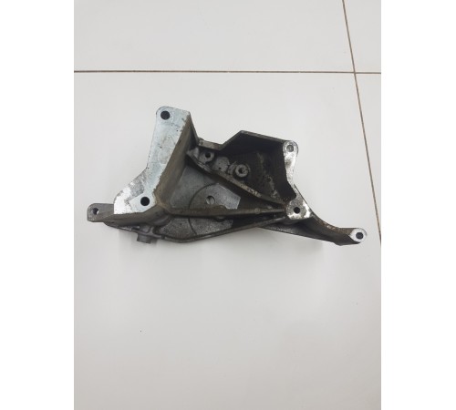 Кронштейн генератора