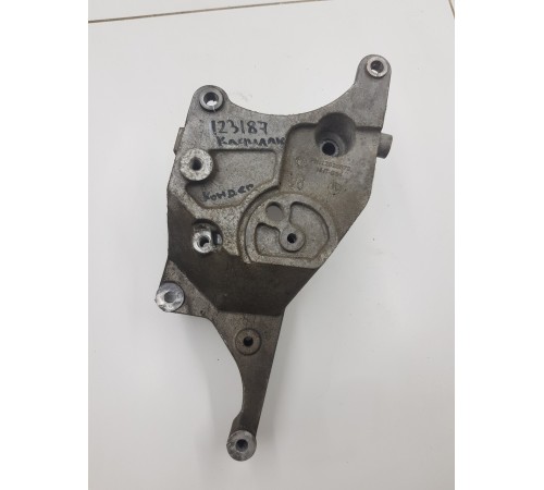 Кронштейн генератора