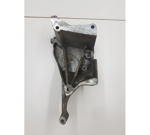 Кронштейн генератора