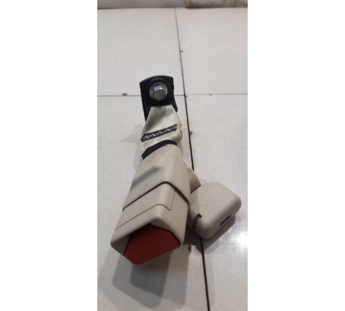 Ответная часть ремня безопасности(заднее левое)