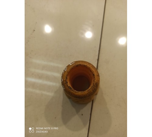 Отбойник переднего амортизатора левый