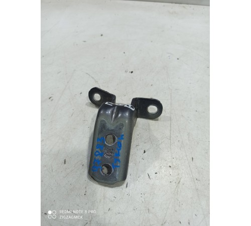 Петля двери(задняя правая верхняя)