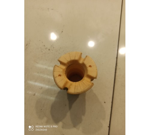 Отбойник переднего амортизатора левый