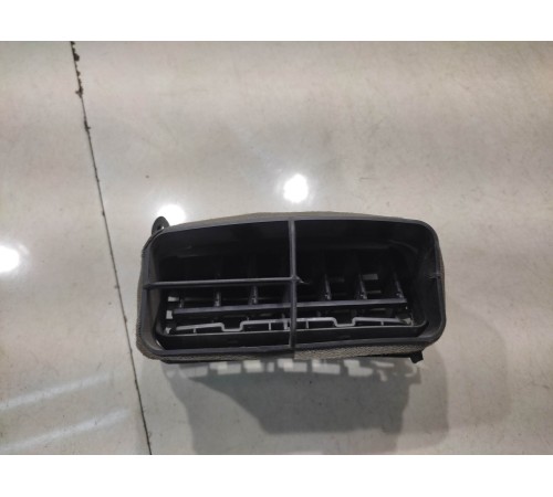 Воздушный дефлектор(центральный левый)