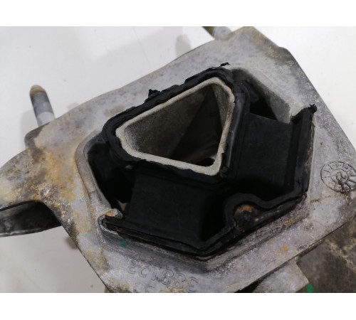 Подушка опора двигателя левая