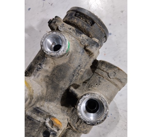 Кран управления тормозами прицепа