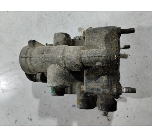 Кран управления тормозами прицепа