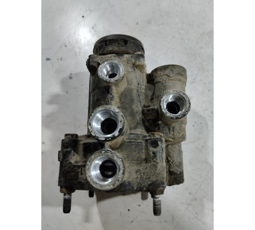 Кран управления тормозами прицепа