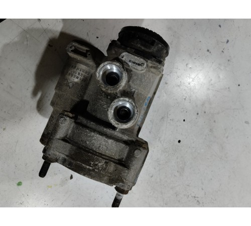 Кран управления тормозами прицепа