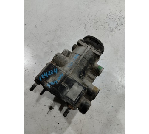 Кран управления тормозами прицепа