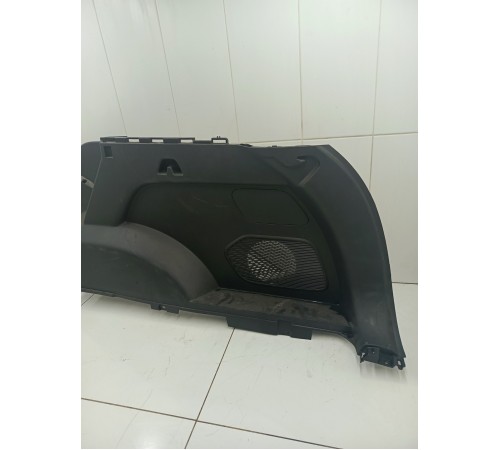 Обшивка багажника правая