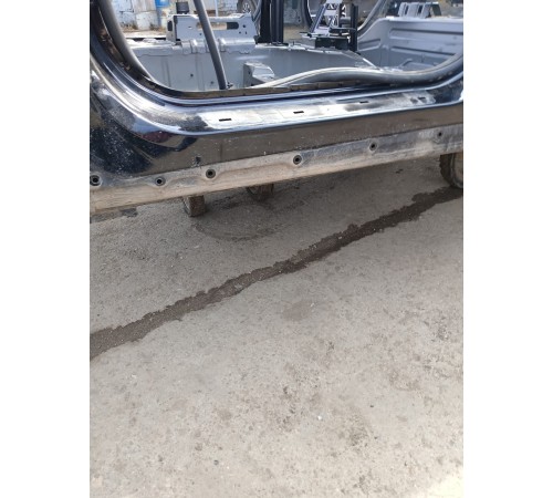 Порог со стойкой левый