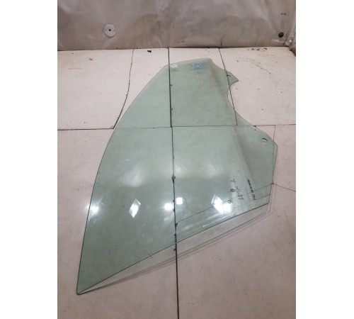 Стекло двери (переднее правое)