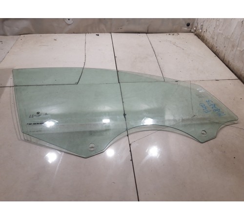 Стекло двери (переднее правое)