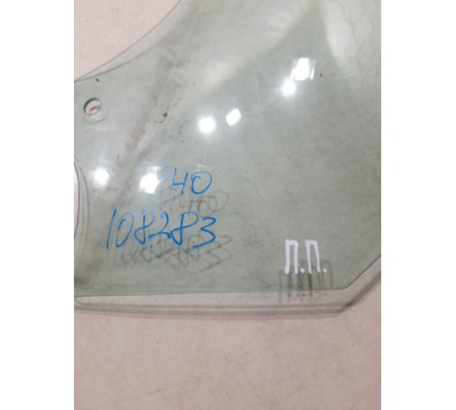 Стекло двери (переднее правое)