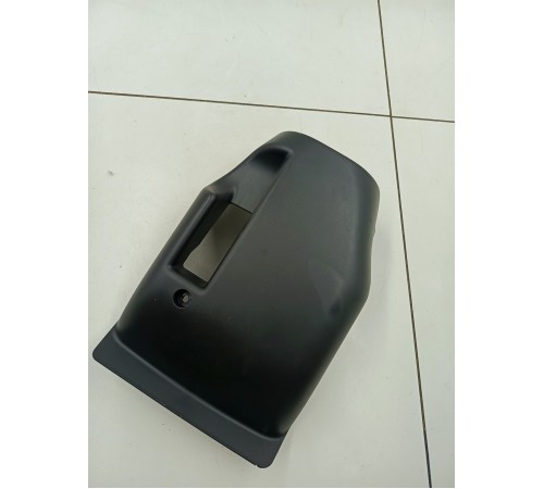 Кожух рулевой колонки нижний