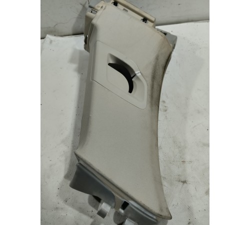 Обшивка стойки (задняя правая)