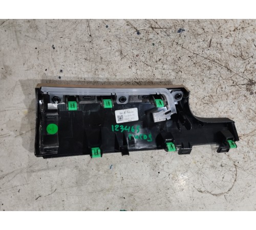 Накладка торпедо декоративная