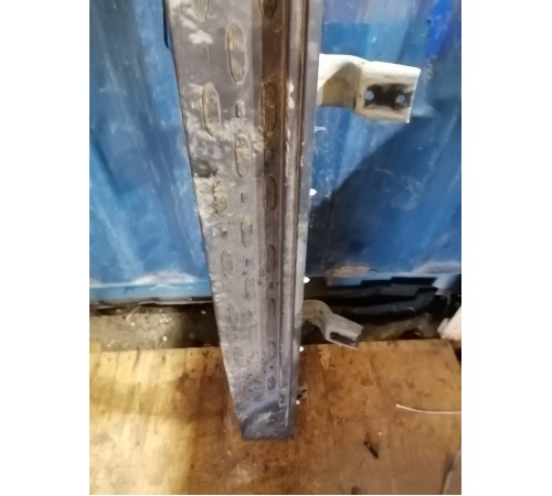 Подножка порога левая