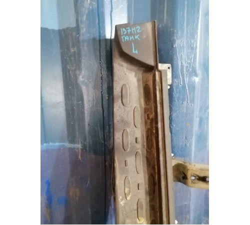 Подножка порога левая