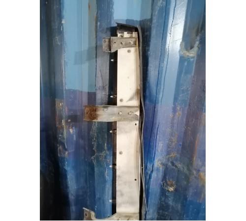 Подножка порога левая