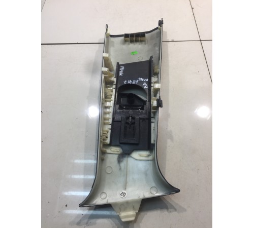 Обшивка стойки (верхняя, правая)