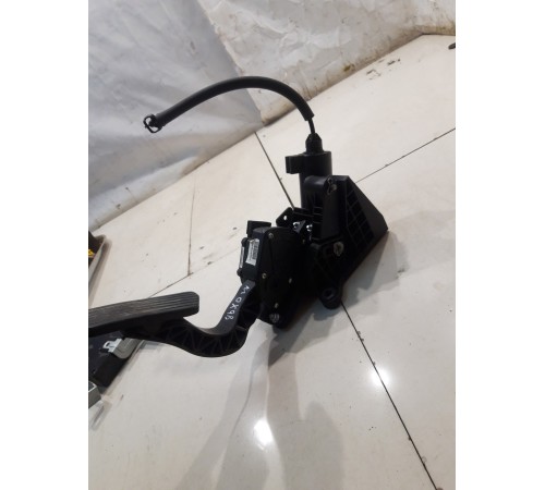 Педаль акселератора(с круиз-контролем)