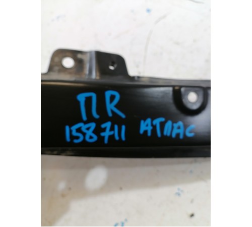 Кронштейн фары правый