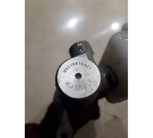 Главный тормозной цилиндр с бачком