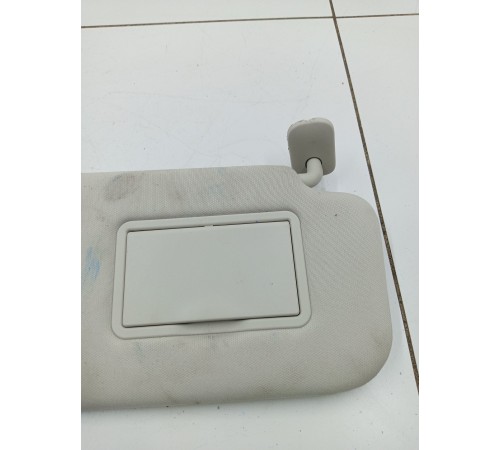 Козырек солнцезащитный правый