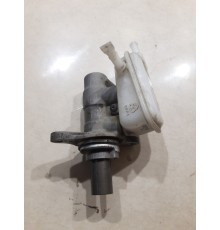 Главный тормозной цилиндр с бачком