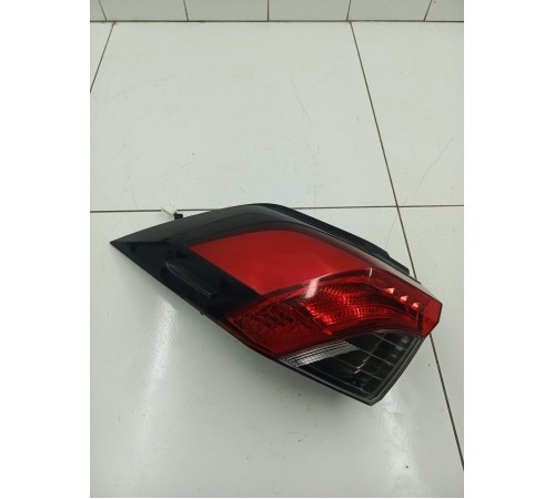 Фонарь задний левый наружний